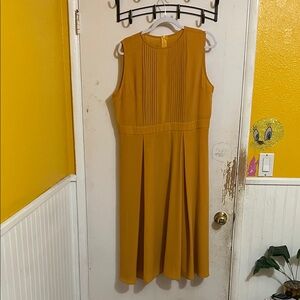 Chic Mustard Midi Dress